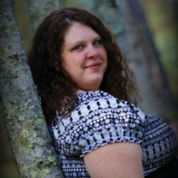 Meet your Posher, Rebekah - Picture 2 of 8